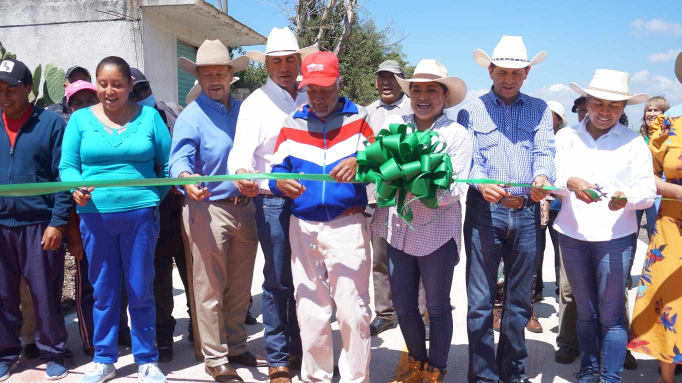 Felipe Sánchez Dávila Entregó Obras de Infraestructura Social y