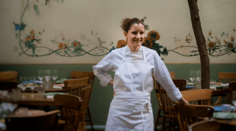 La chef Elena Reygadas, en el restaurante Rosetta de Ciudad de México. HECTOR GUERRERO/EL PAÍS