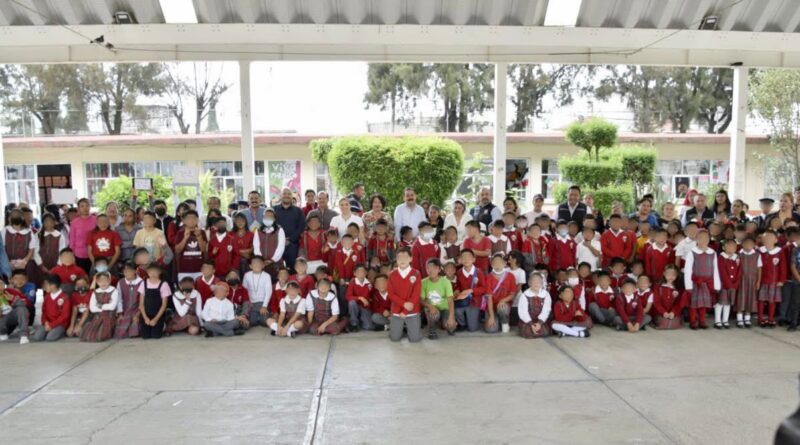 Productoras de calzado y servidores Públicos de San Mateo Atenco se solidarizan con niñez de Chalco.